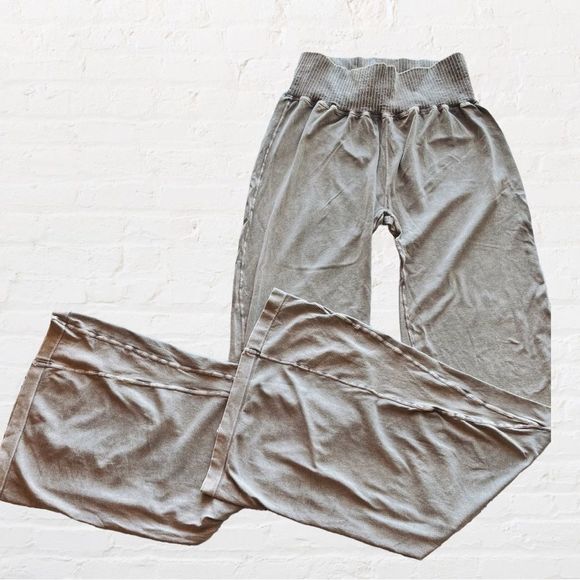 NEW! Free People Good Karma Flare Leg Leggings Mushroom! - Picture 6 of 7